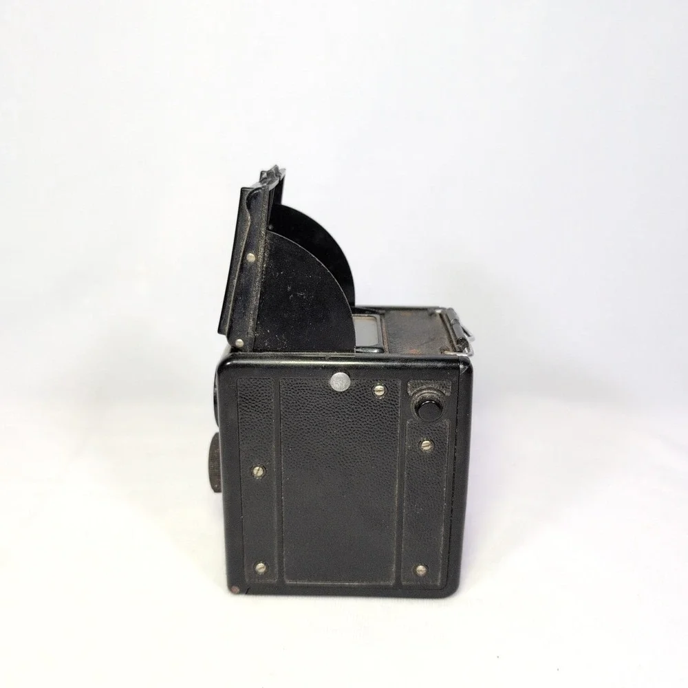 Vintage Spartus Full-Vue Box Camera 120 Film Top View Chicago Made In The USA